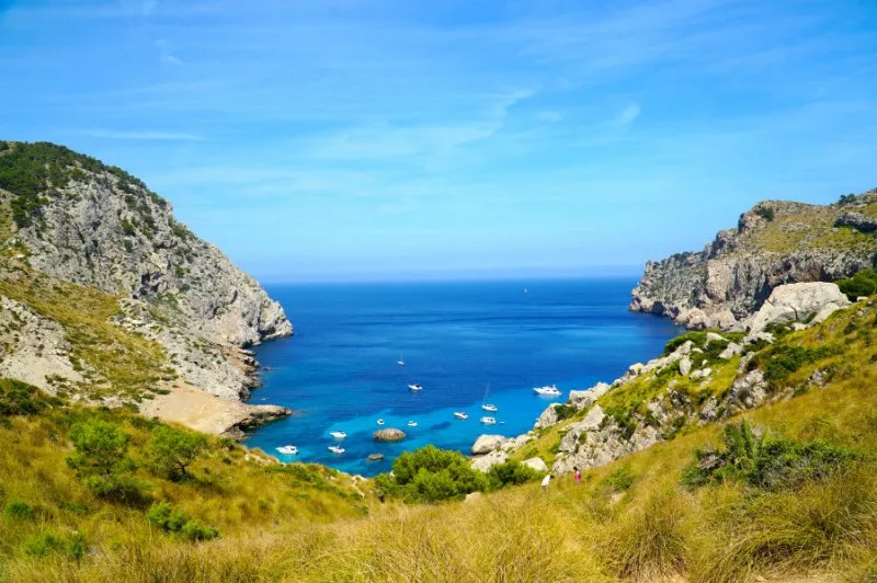 The hike down to Cala Figuera in Mallorca
