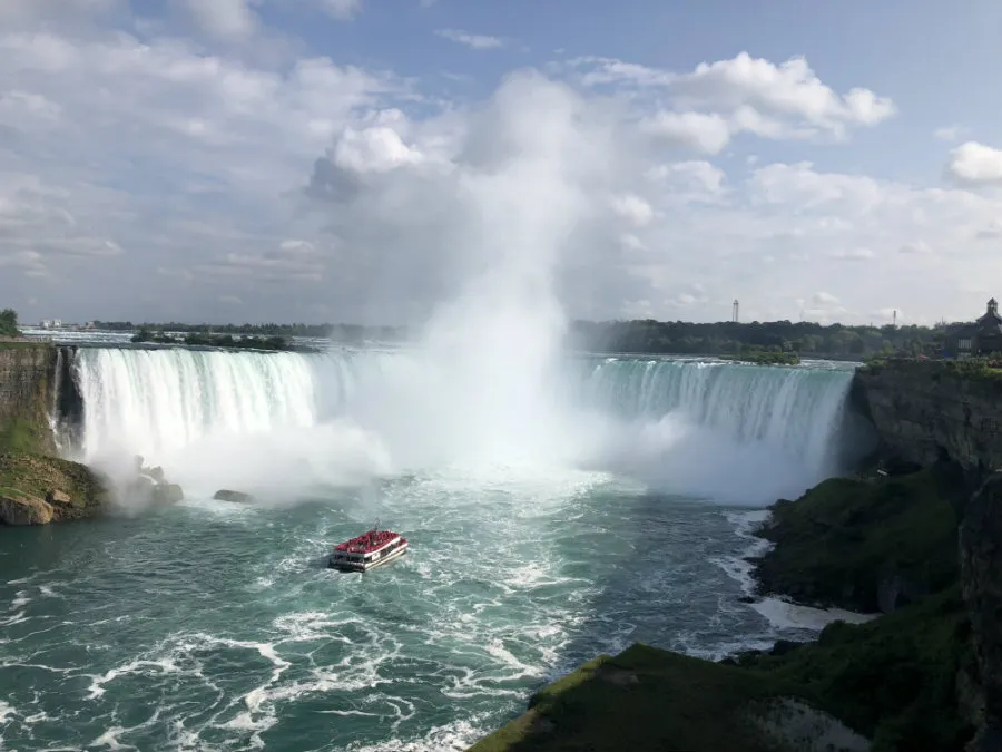 View of the Hornblower Cruise at Horseshoe Falls