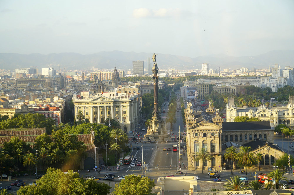 Cable car ride in Barcelona with kids.