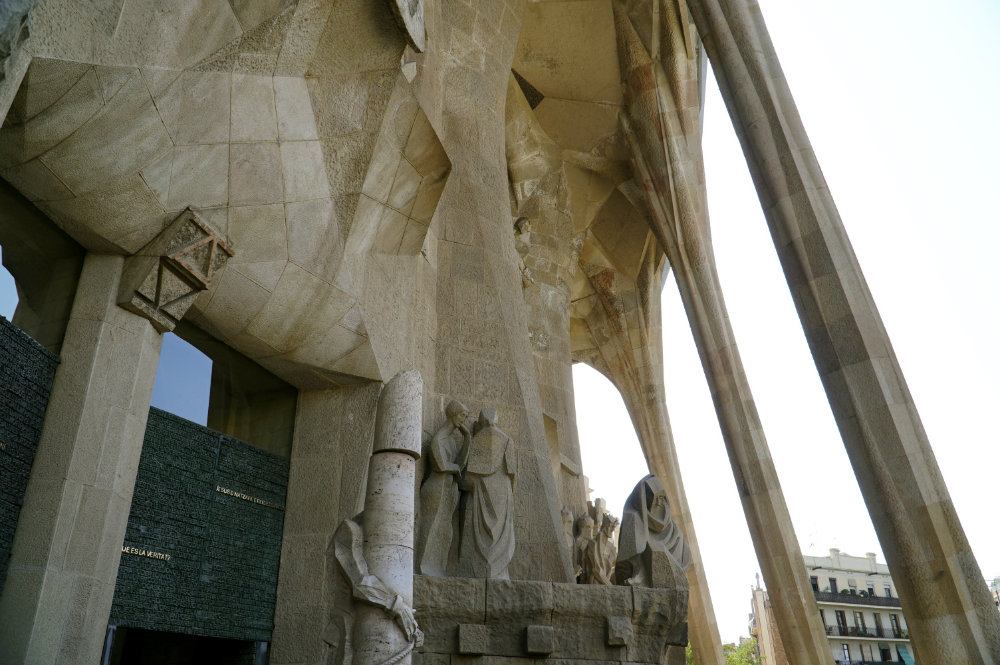 A visit to the Sagrada Familia in Barcelona with kids.