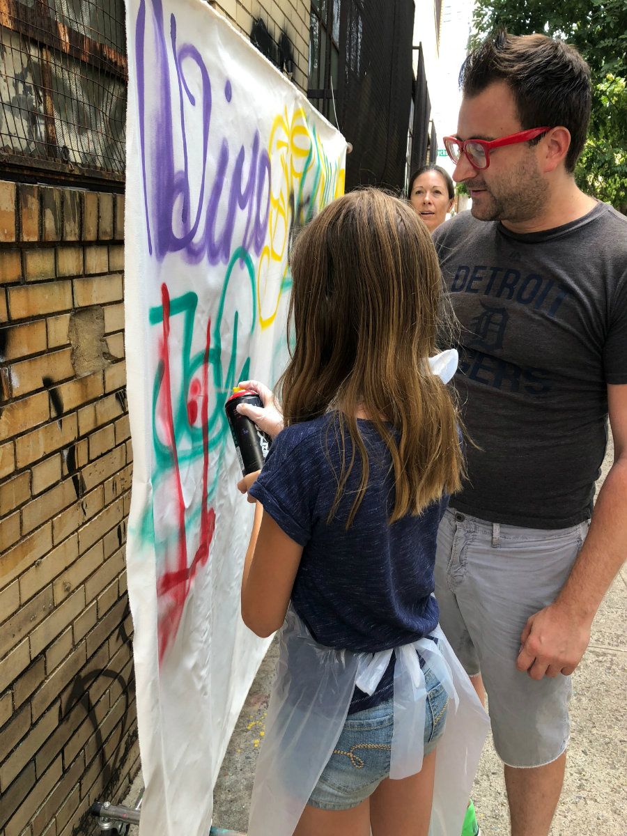 Brooklyn-Unplugged-making-graffiti