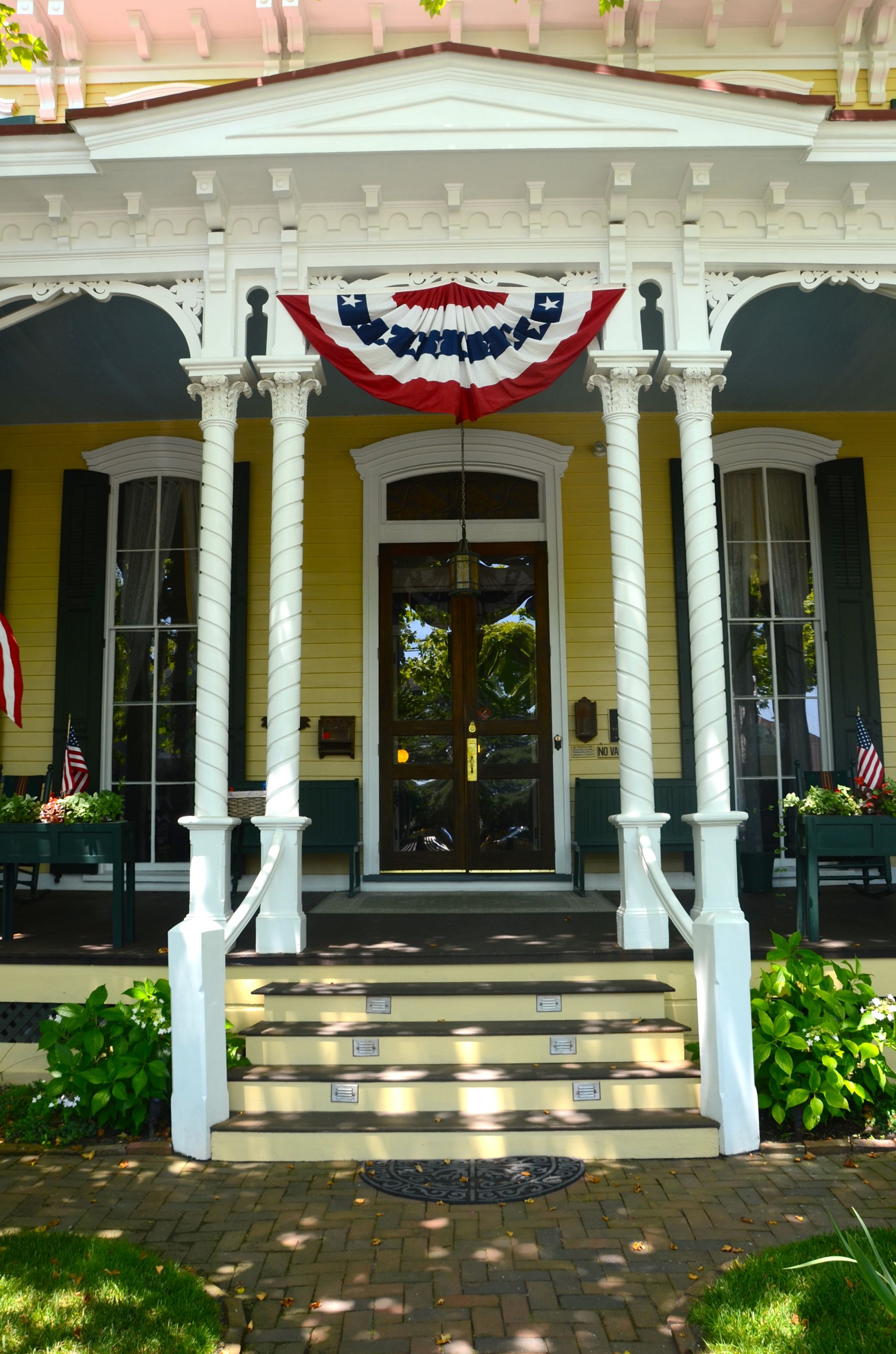 Cape-May-NJ-house-entrance-