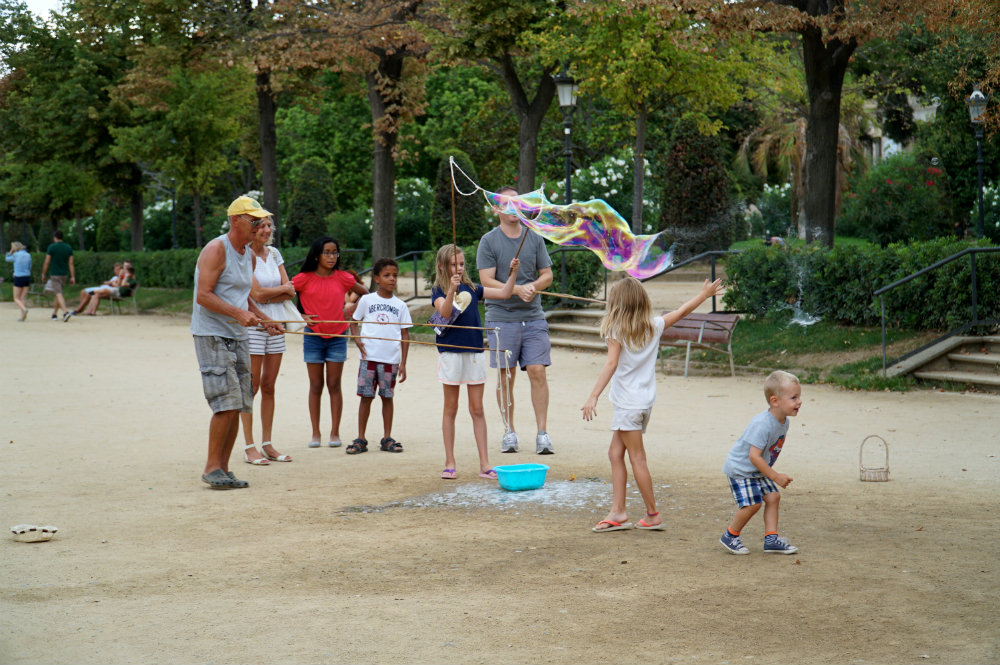 park-barcelona-bubbles