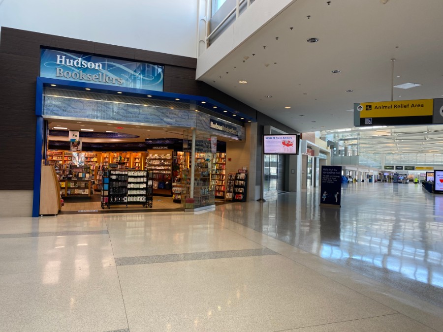 An empty Hudson News at Newark airport