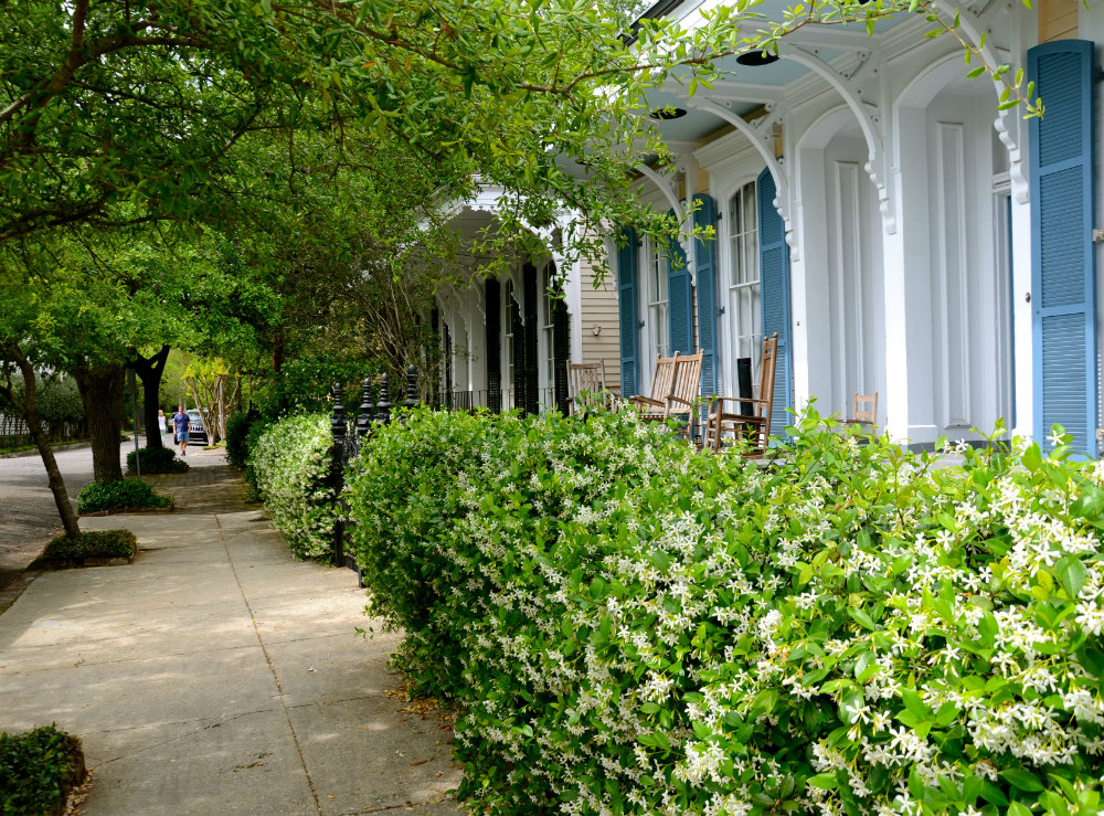 garden-district-new-orleans-porch-