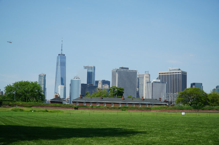Visitors Guide to Governors Island in New York, exploring the grounds