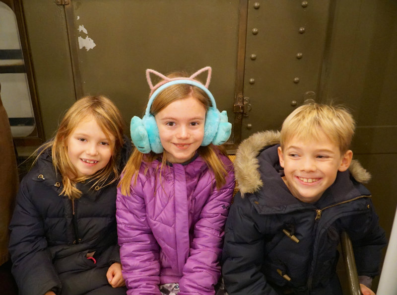 holiday-vintage-train-kids-nyc-