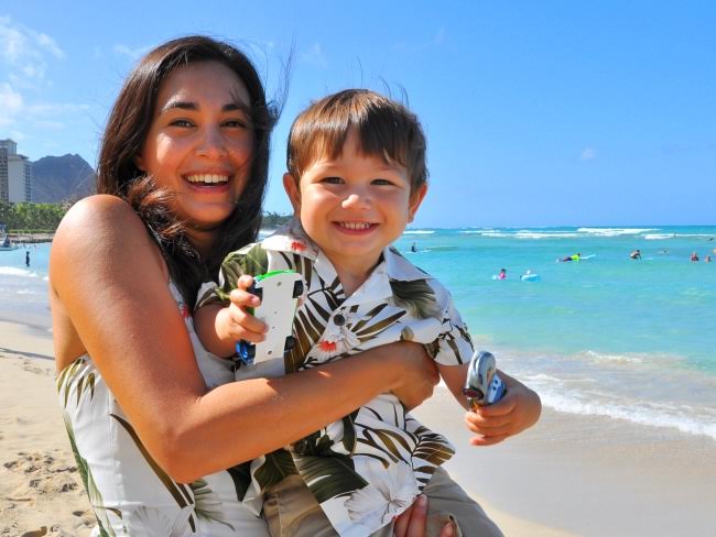 Family summer vacation in Oahu Hawaii with Piccolo Explorer.