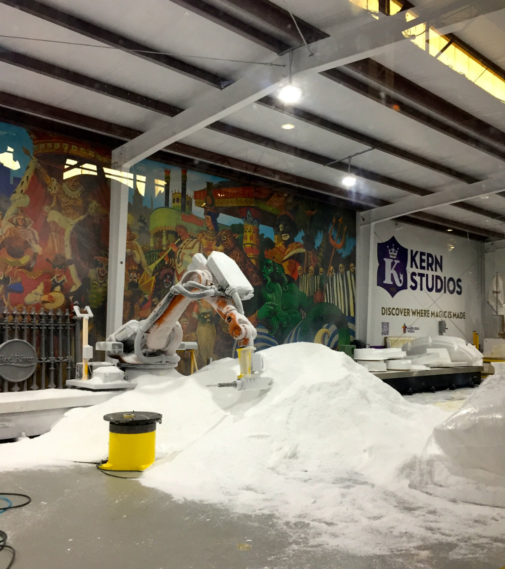 Watching Suzie the robot at Mardi Gras World.