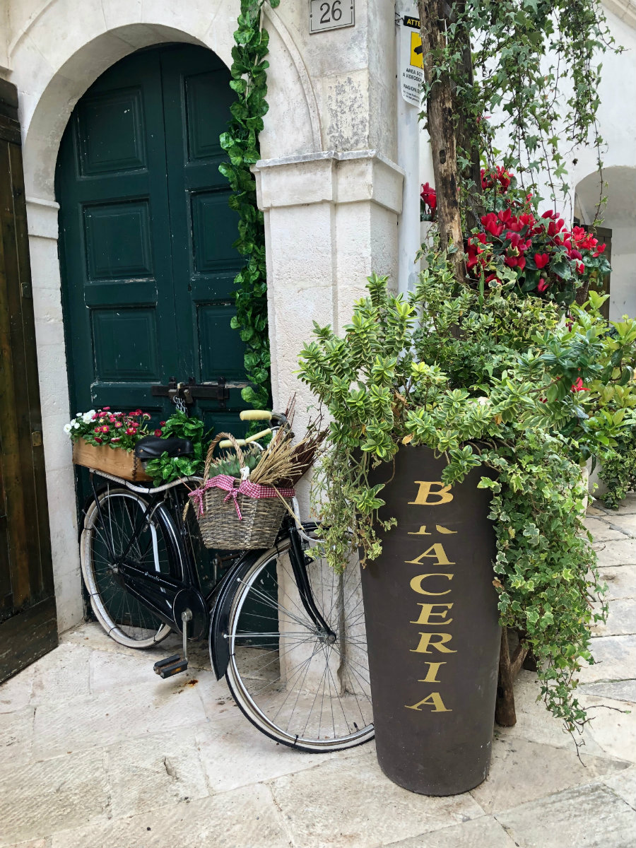 Travel guide to Locorotondo