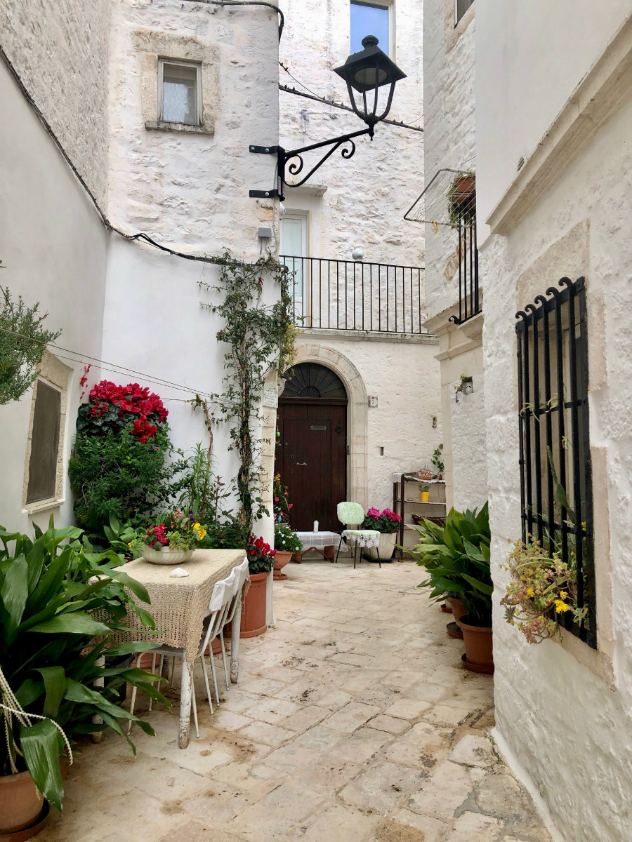 Locorotondo outdoor dining in Puglia