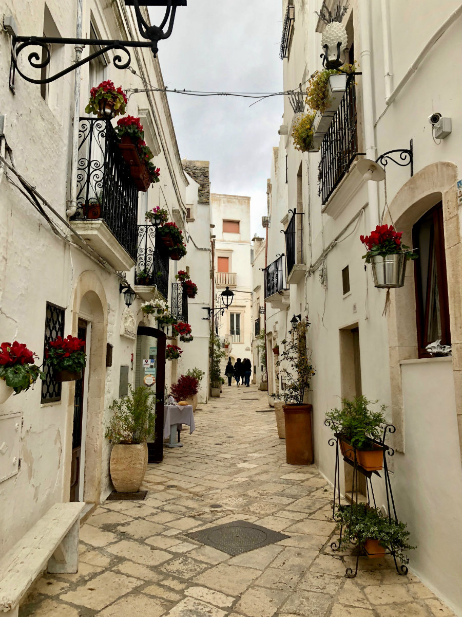 Locorotondo-town-Puglia