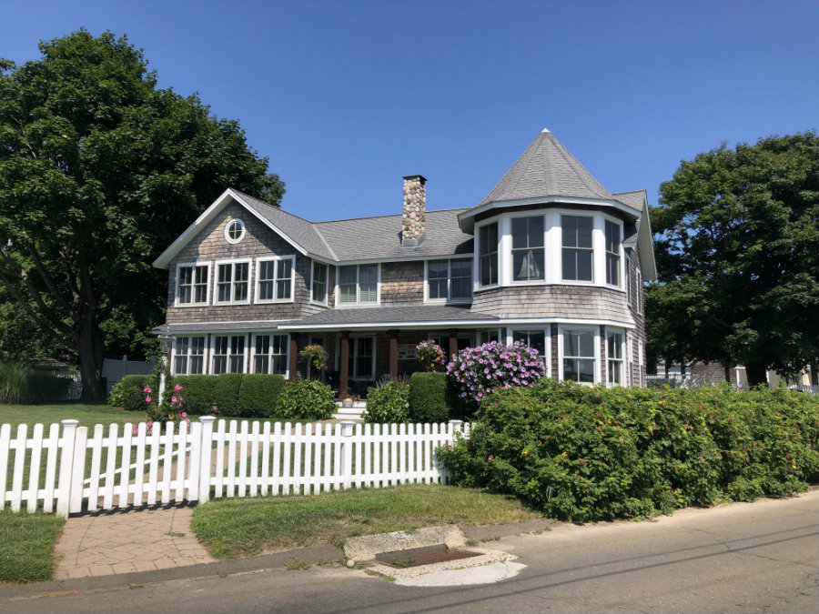 Madison-CT-beachtown