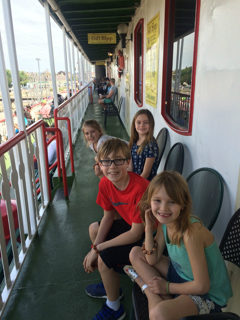 kids-steamboat-natchez-new-orleans-