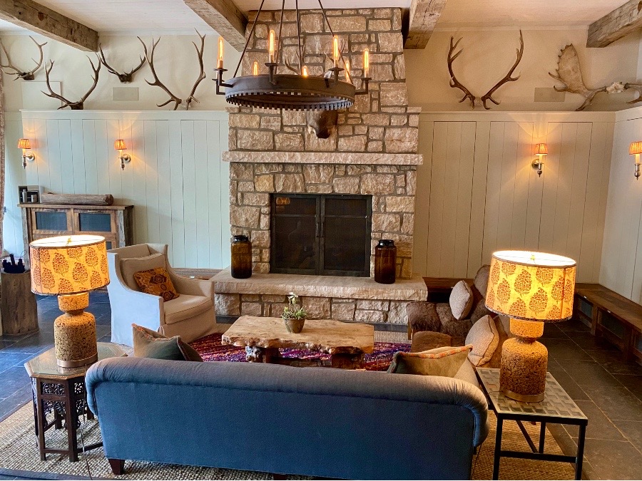 Scarp Ridge Lodge living room