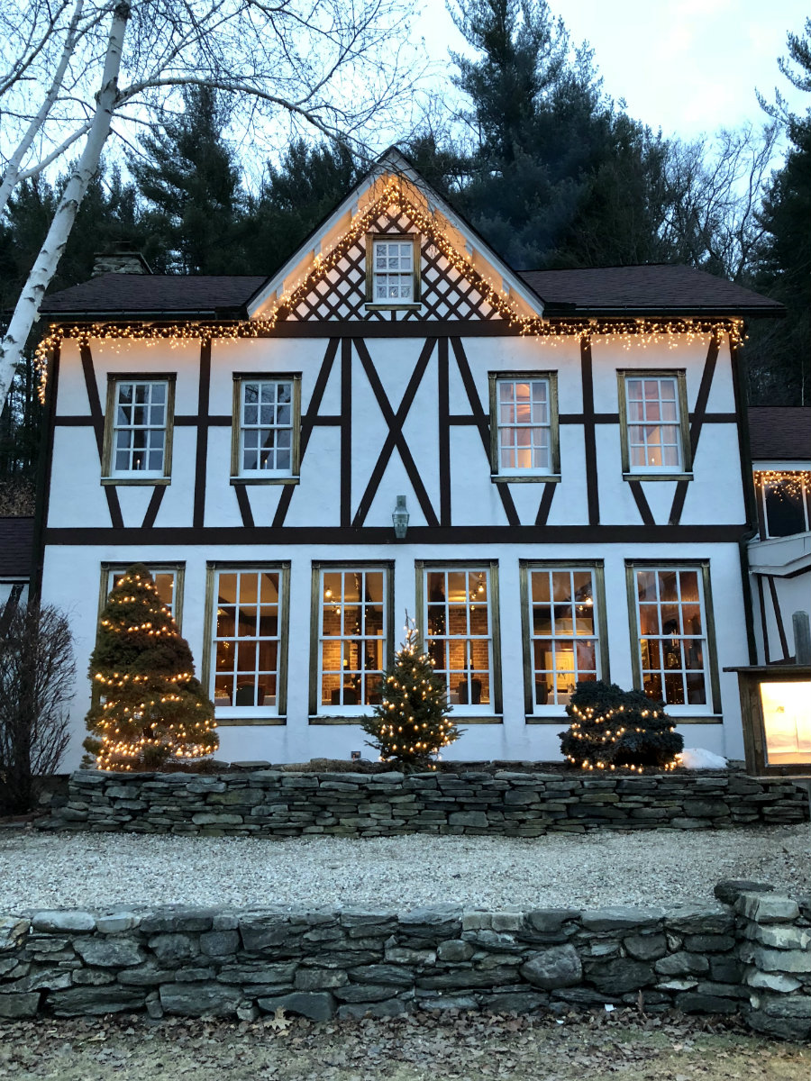 Beautiful Swiss Hutte inn in Hillsdale, NY