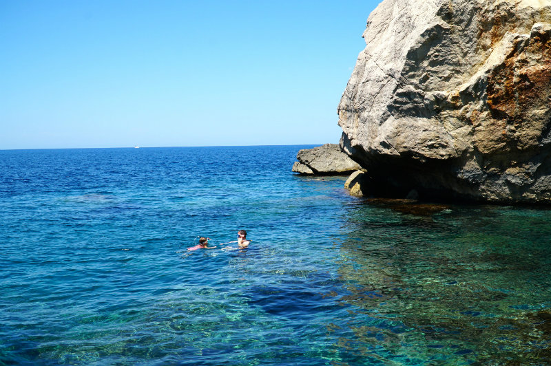 Mallorca-Deia-cove-Es-Moli-snorkeling