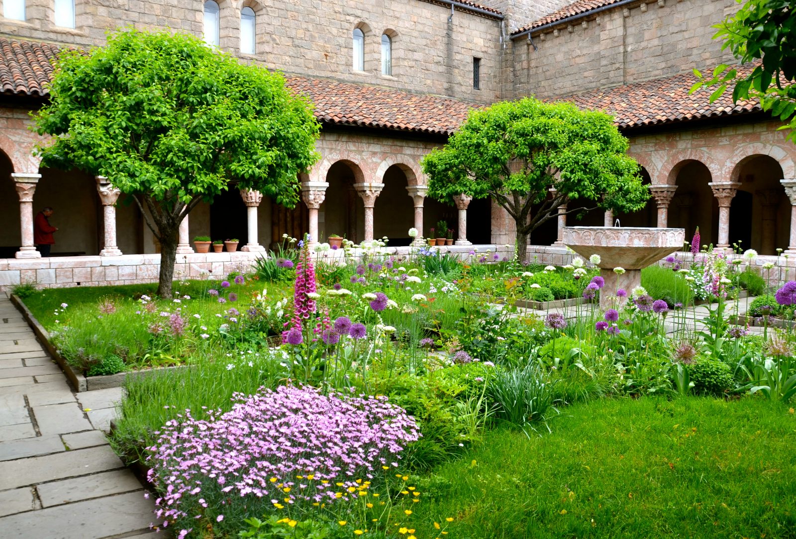Off the Beaten Path: NYC’s The Cloisters + Fort Tryon Park