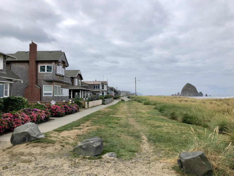 Walking the coastal path in Cannon Beach
