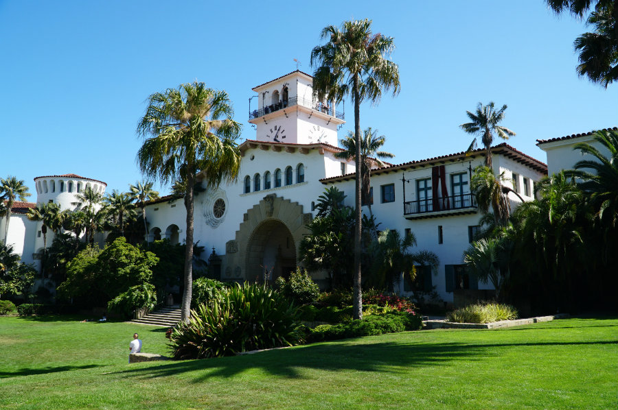 Tings to do in Santa Barbara with kids, the Santa Barbara County Courthouse