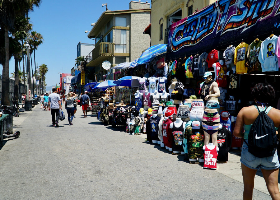 Venice Beach with kids, walk along the Venice Boardwalk