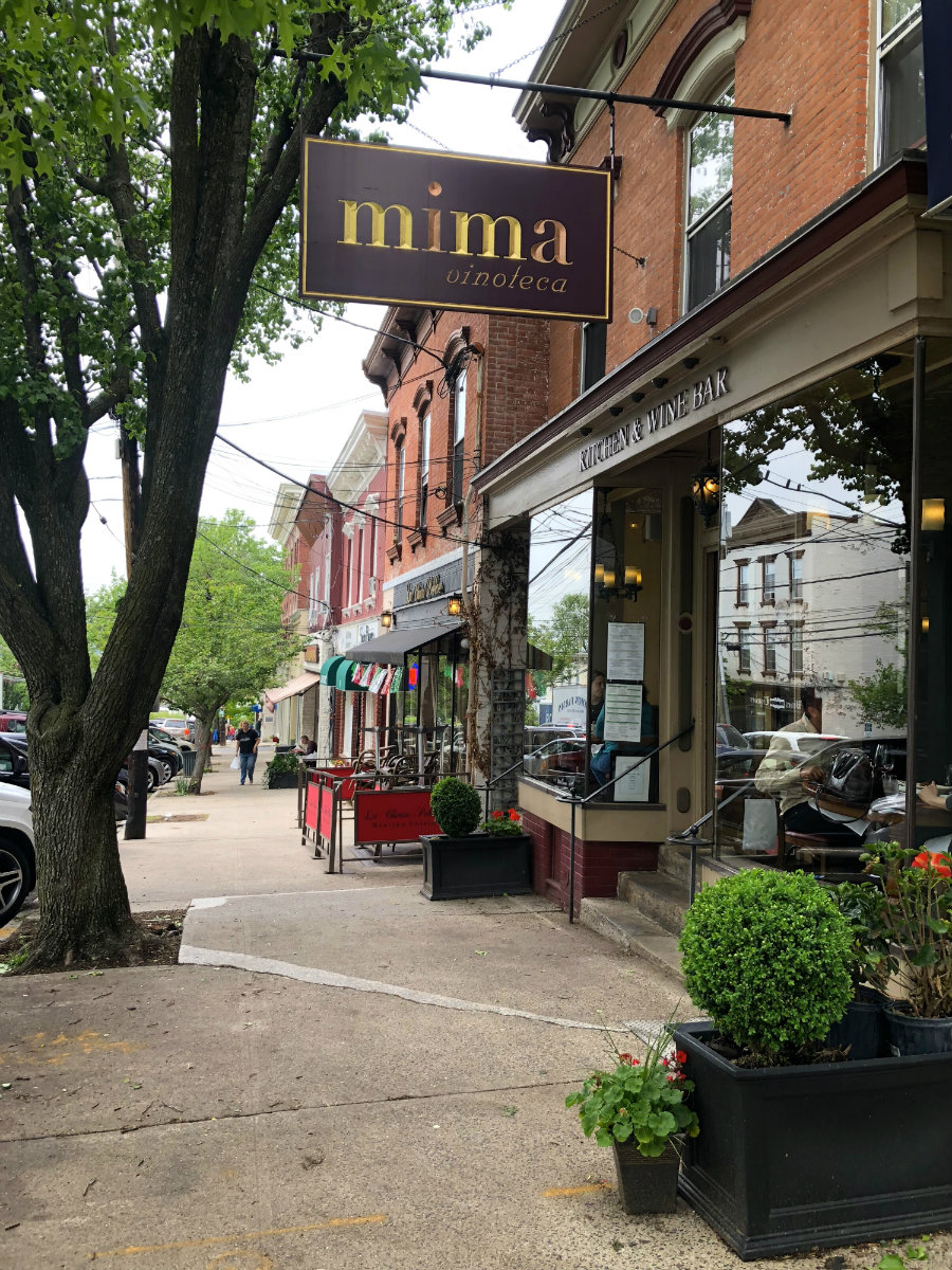 Dining at the many good restaurants in Irvington, NY in Westchester County including the Red Barn Bakery and Mima Vinoteca